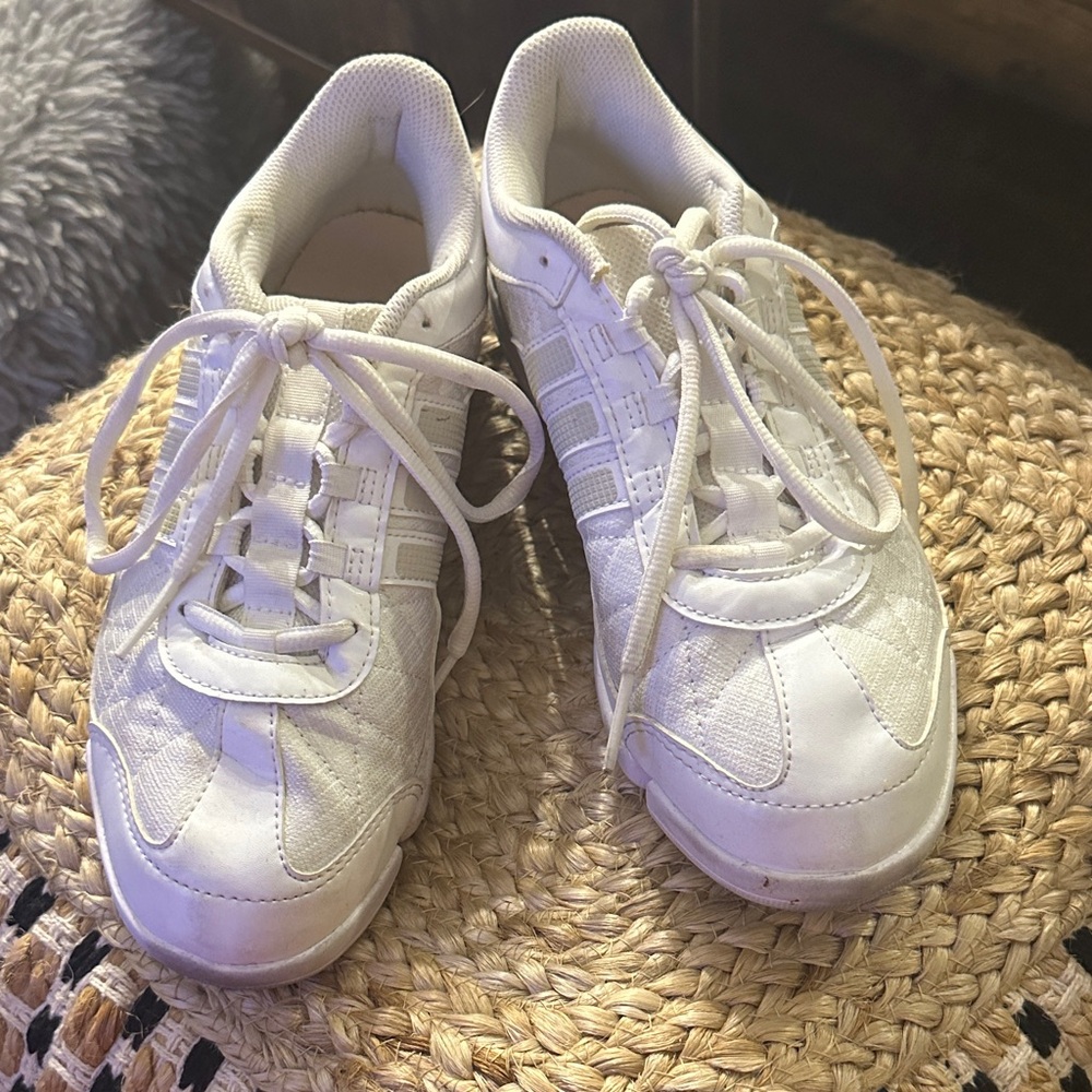 Adidas White Cheer shoes size 7.5